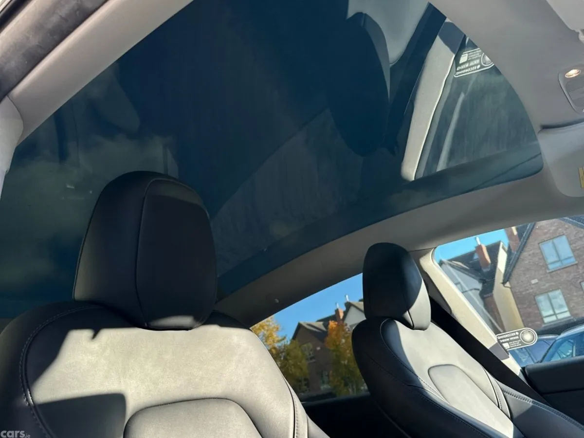 Tesla Model Y MPV, Electric, 2023, Blue