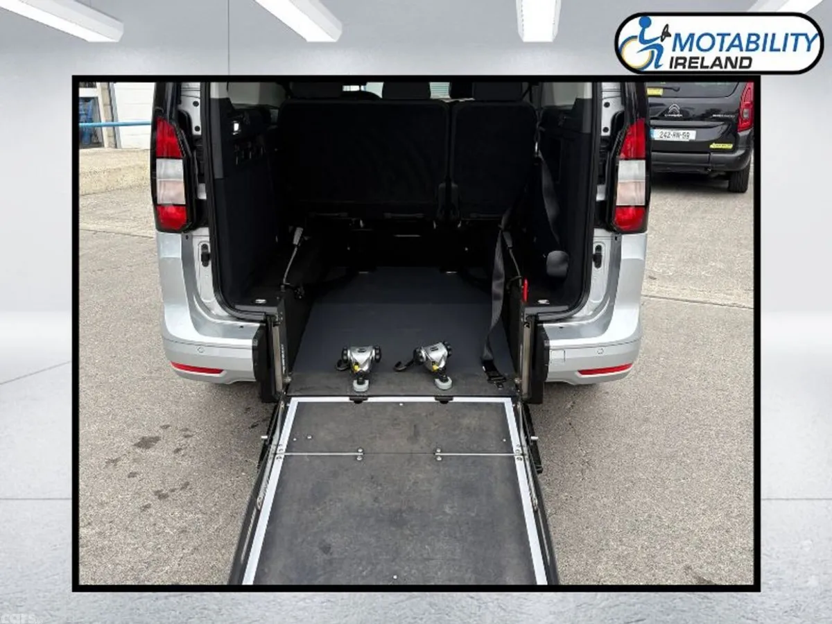 Ford Transit Connect MPV, Diesel, 2024, Silver