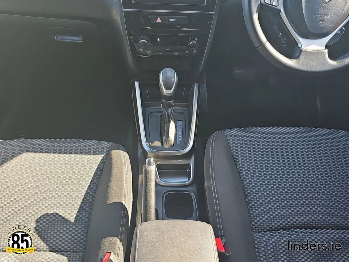 Suzuki Vitara SUV, Petrol Hybrid, 2023, Grey