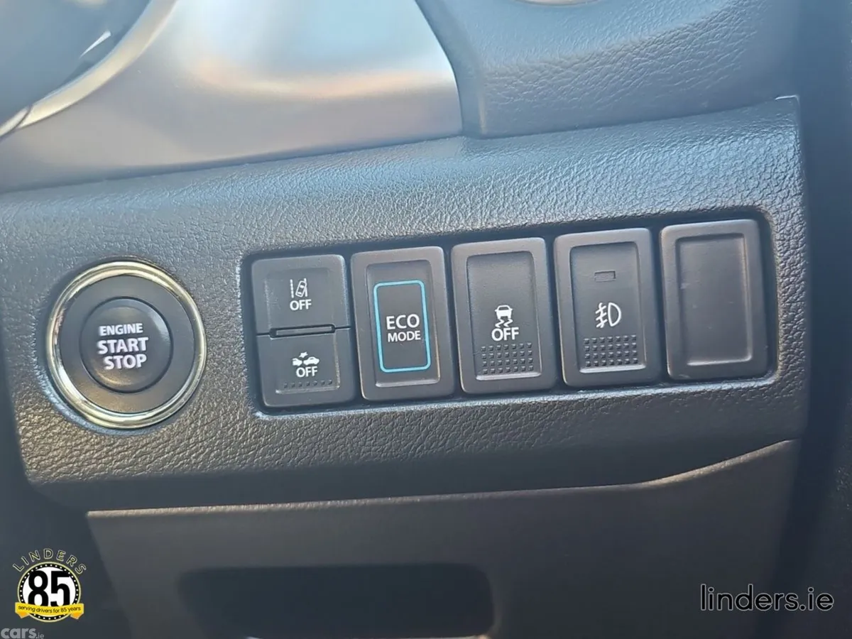 Suzuki Vitara SUV, Petrol Hybrid, 2023, Grey
