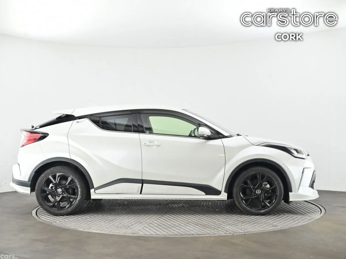 Toyota C-HR SUV, Petrol Hybrid, 2019, White