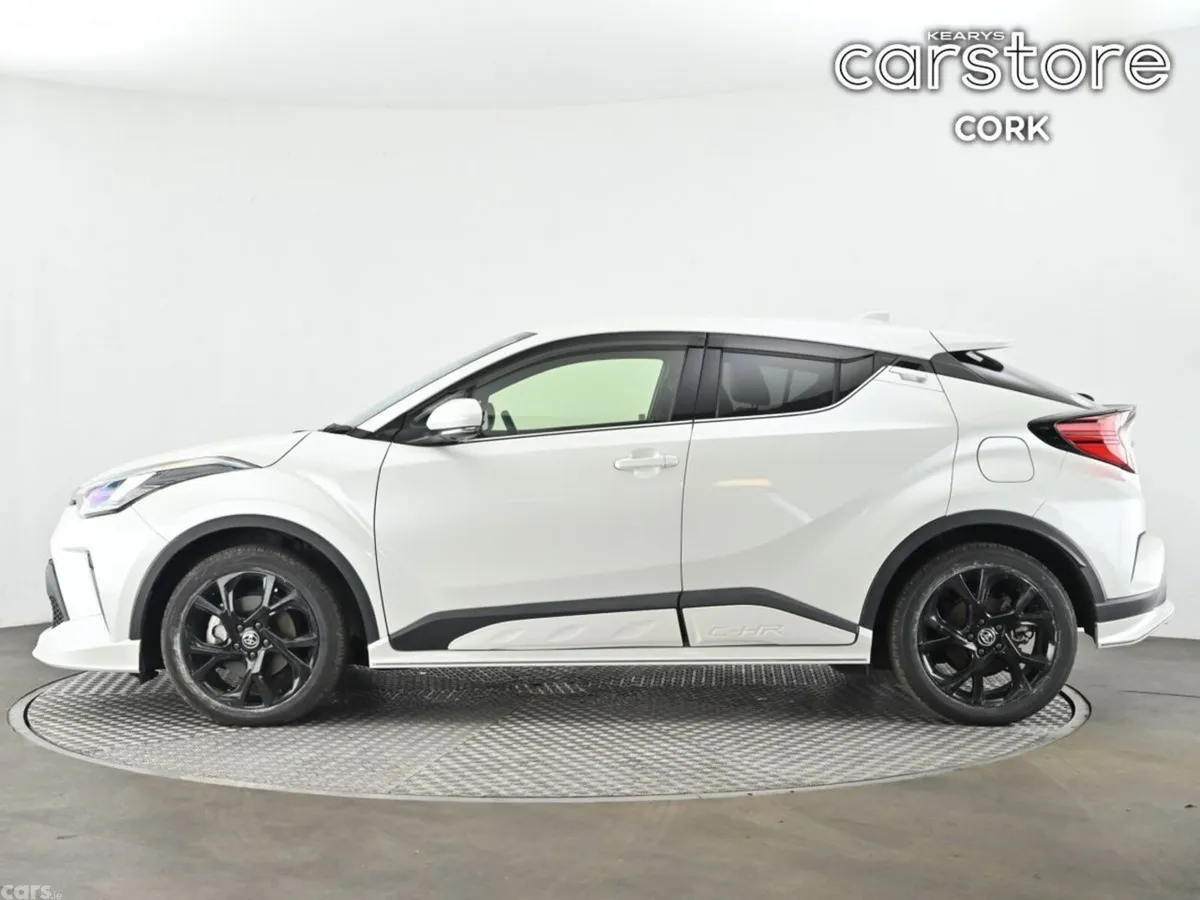 Toyota C-HR SUV, Petrol Hybrid, 2019, White