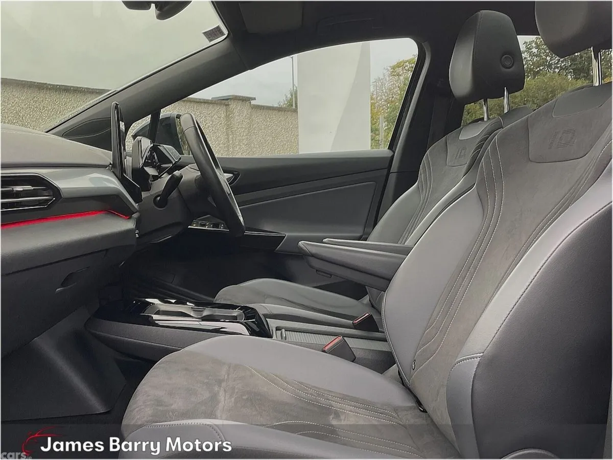 Volkswagen ID.4 SUV, Electric, 2023, Black