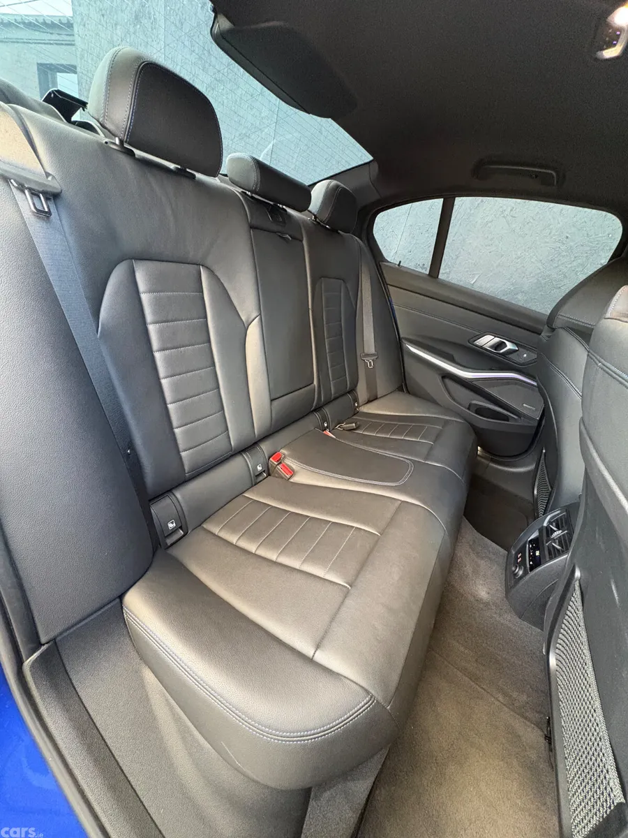 BMW 3-Series Saloon, Diesel, 2019, Blue