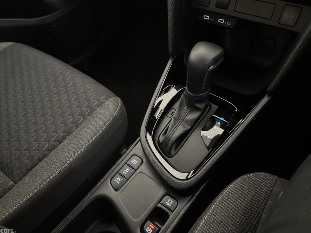 Toyota Yaris Cross Hatchback, Petrol Hybrid, 2026, Grey
