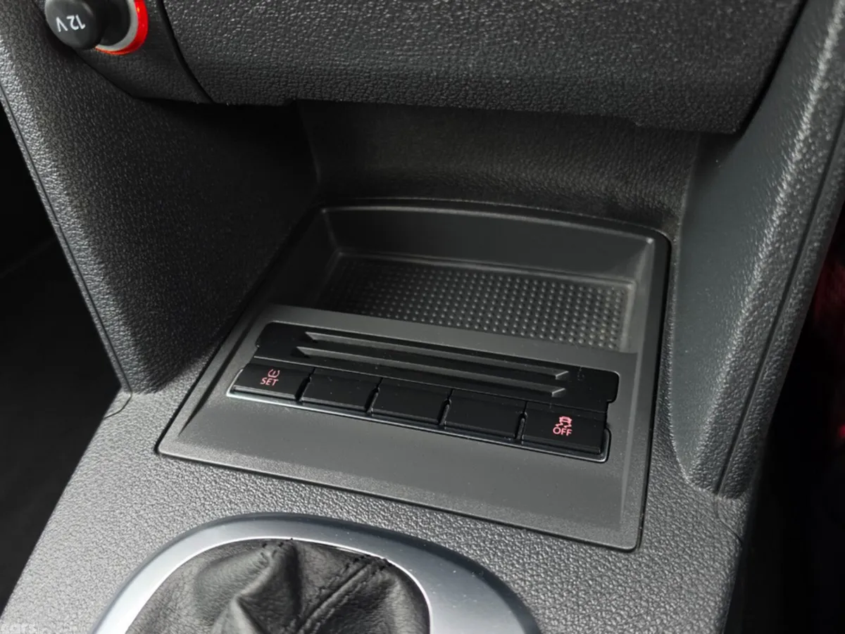 Volkswagen Touran MPV, Petrol, 2015, Black