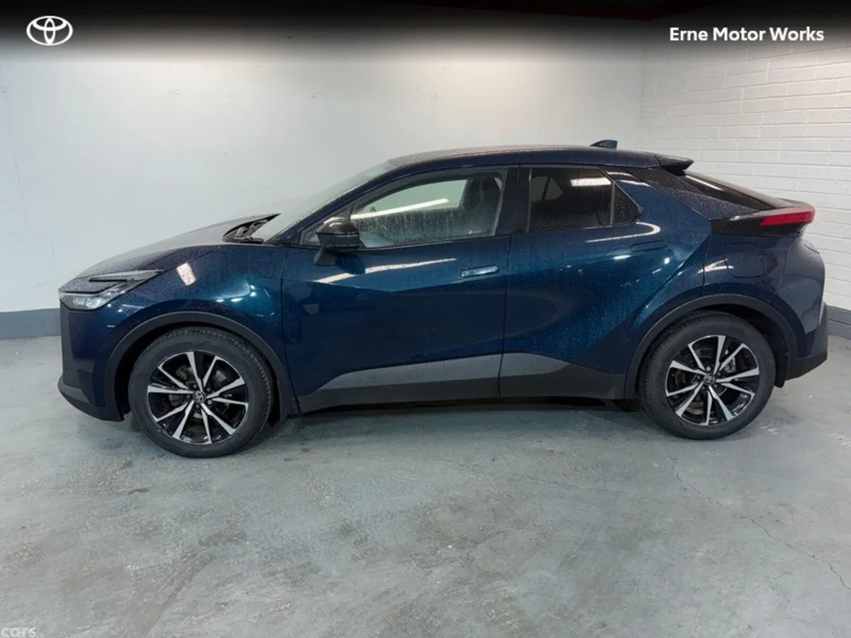 Toyota C-HR SUV, Petrol Hybrid, 2024, Blue