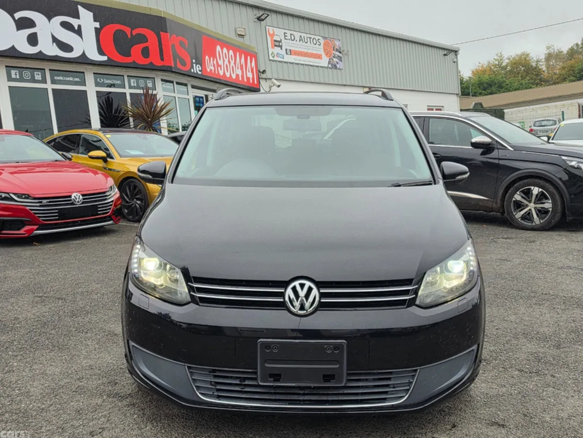 Volkswagen Touran MPV, Petrol, 2015, Black