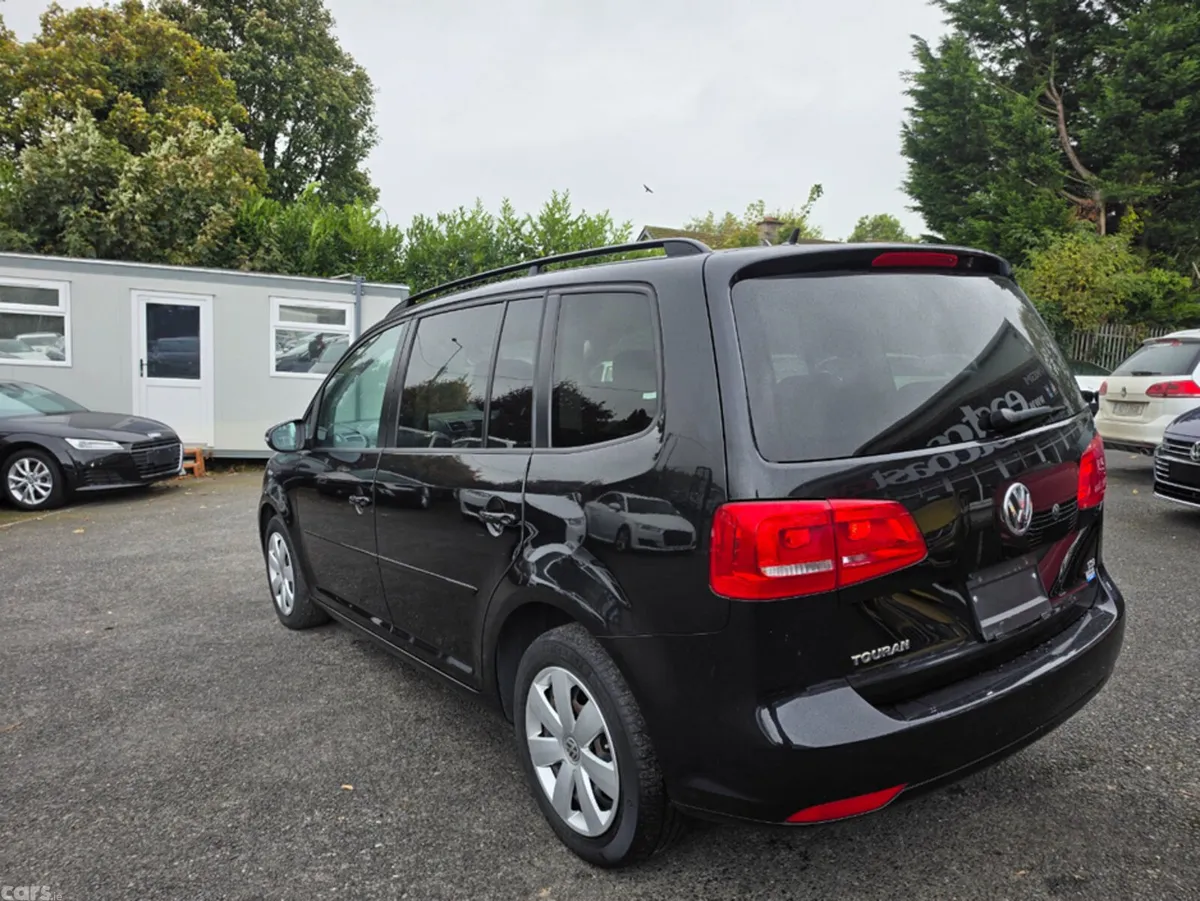 Volkswagen Touran MPV, Petrol, 2015, Black
