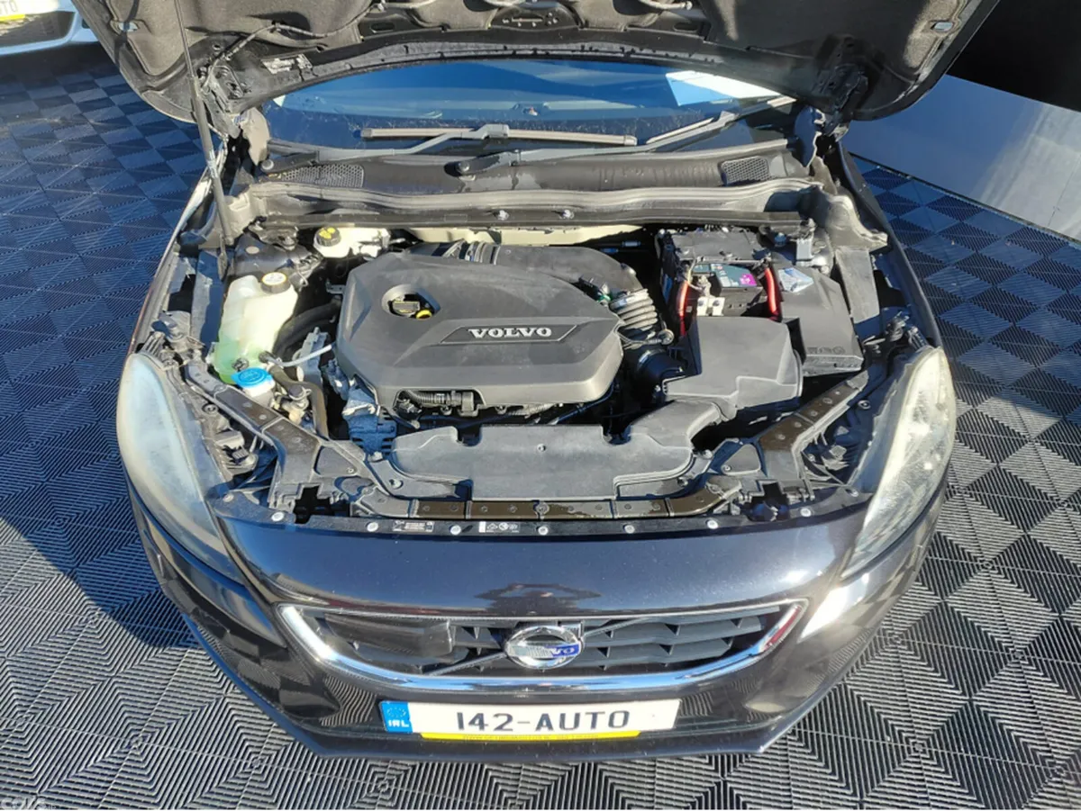 Volvo V40 Hatchback, Petrol, 2014, Black