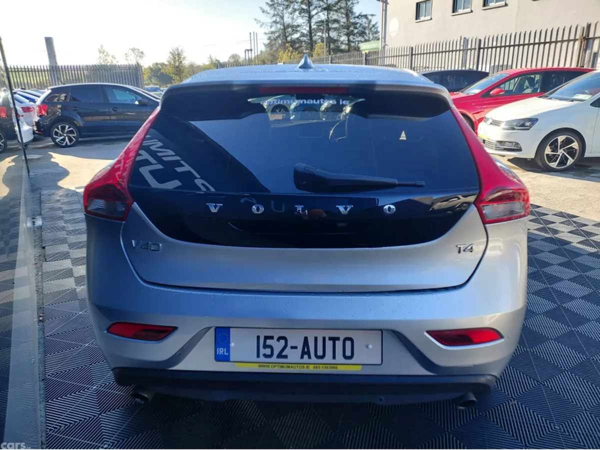 Volvo V40 Hatchback, Petrol, 2015, Silver