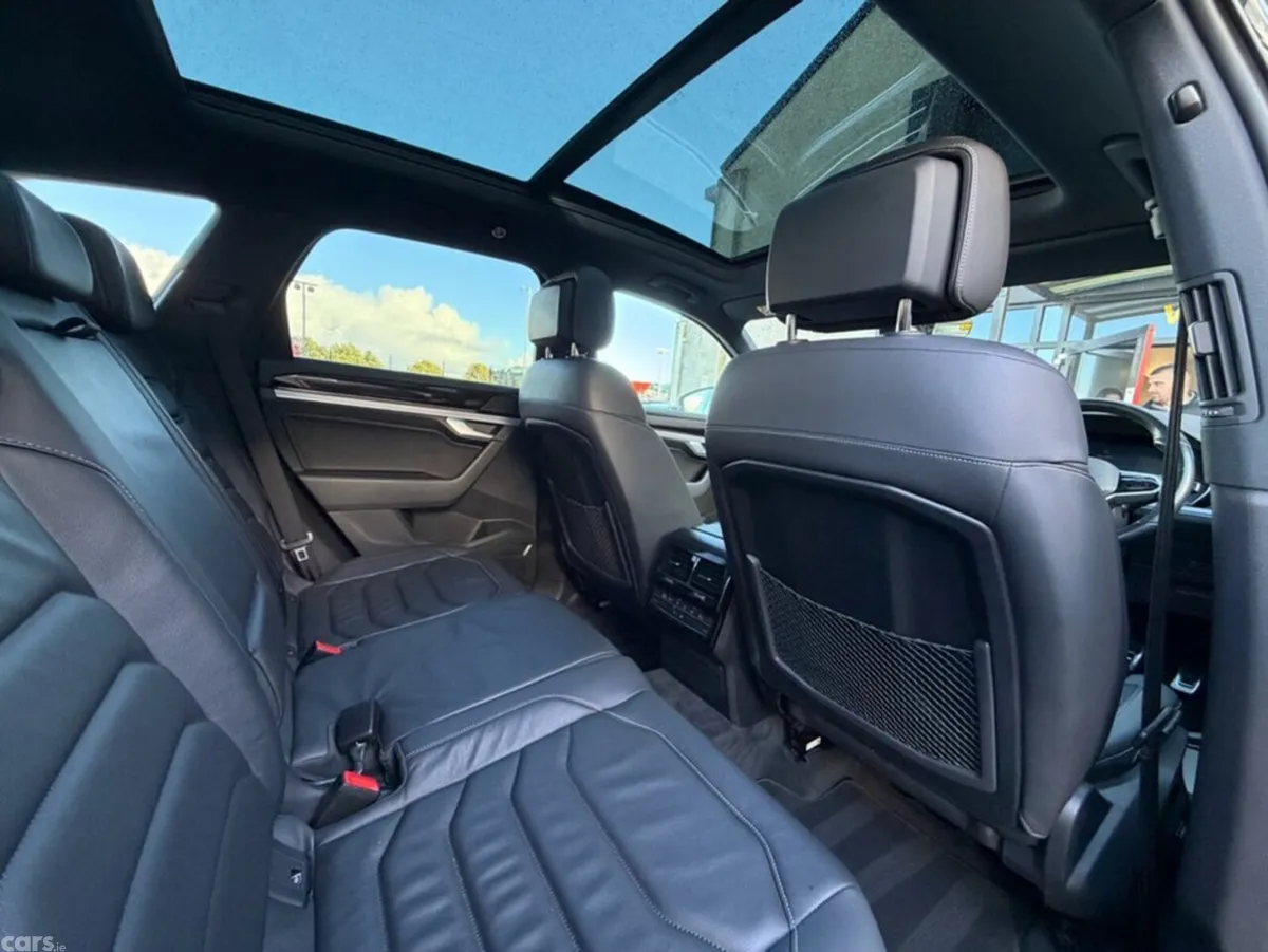 Volkswagen Touareg Estate, Diesel, 2023, Black