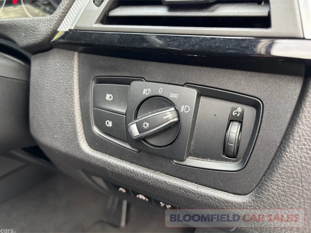 BMW 3-Series Estate, Petrol, 2017, White