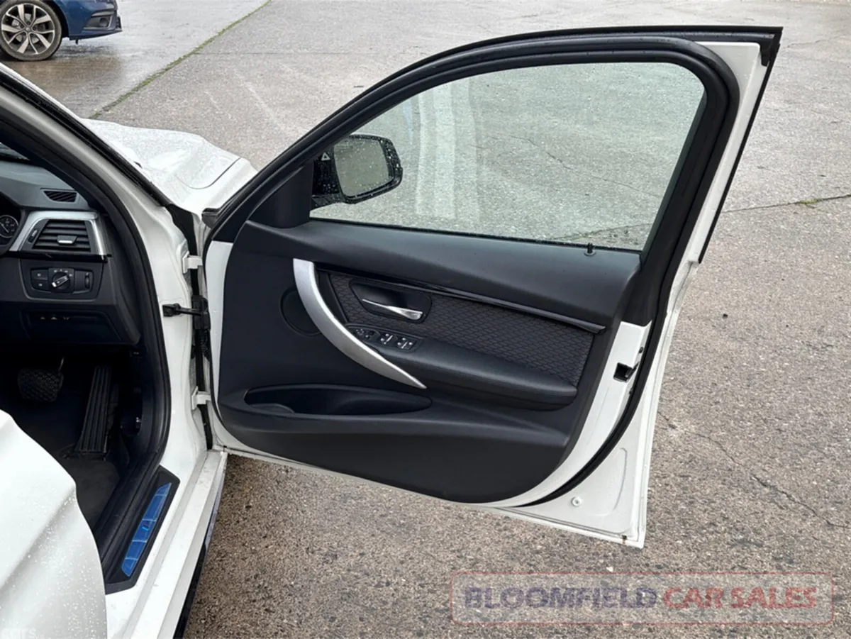 BMW 3-Series Estate, Petrol, 2017, White