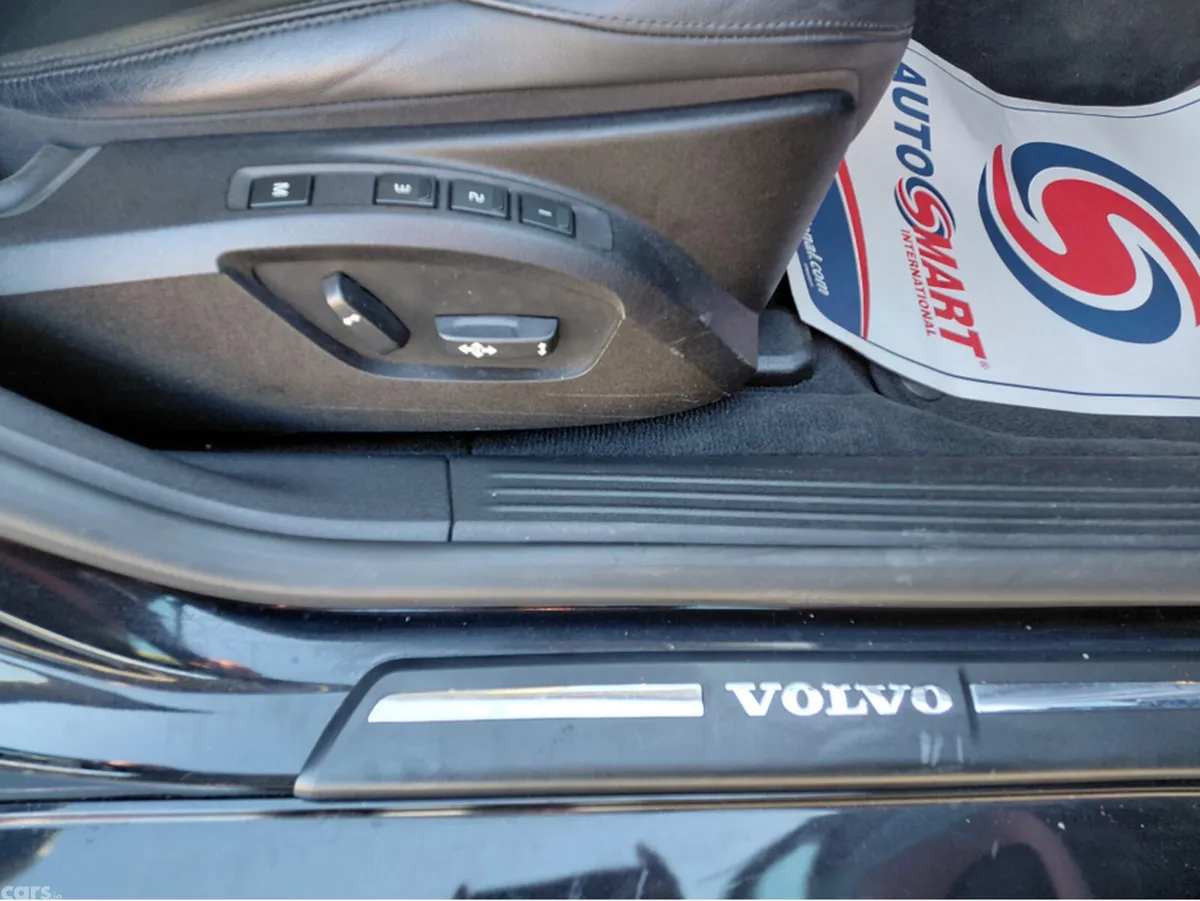 Volvo V40 Hatchback, Petrol, 2015, Black