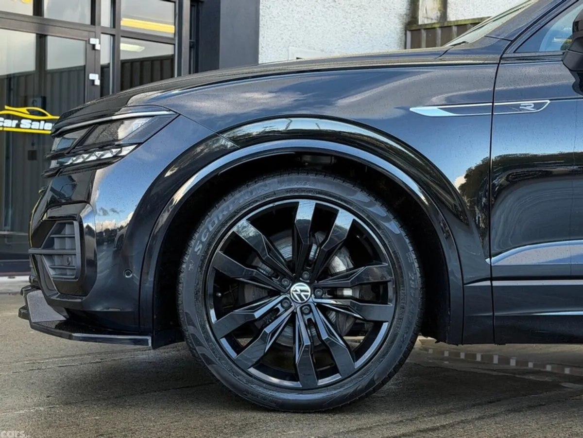 Volkswagen Touareg Estate, Diesel, 2023, Black