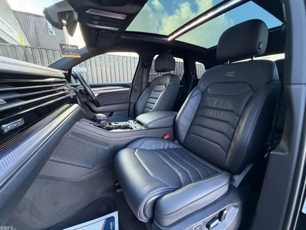 Volkswagen Touareg Estate, Diesel, 2023, Black