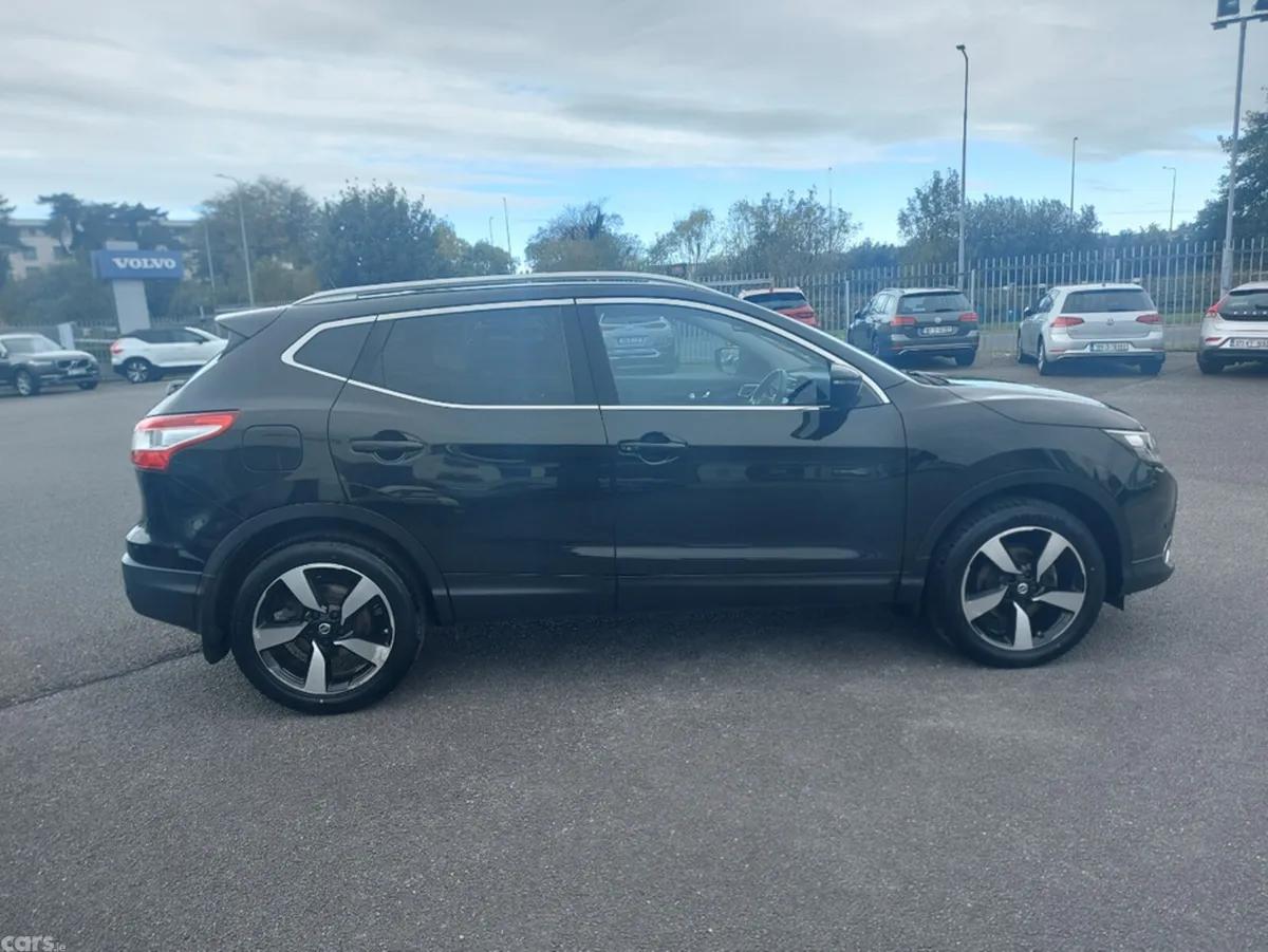 Nissan Qashqai MPV, Diesel, 2017, Black