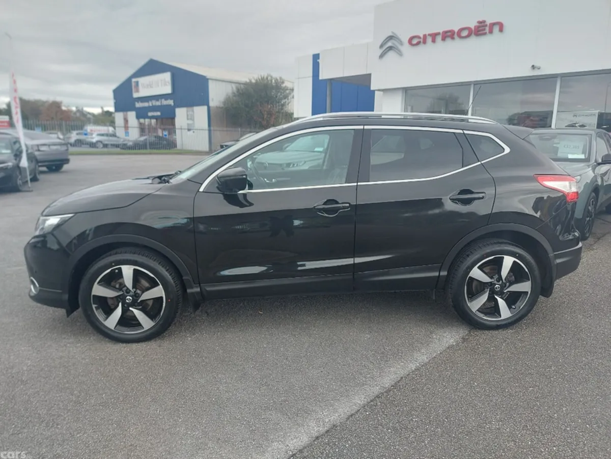 Nissan Qashqai MPV, Diesel, 2017, Black