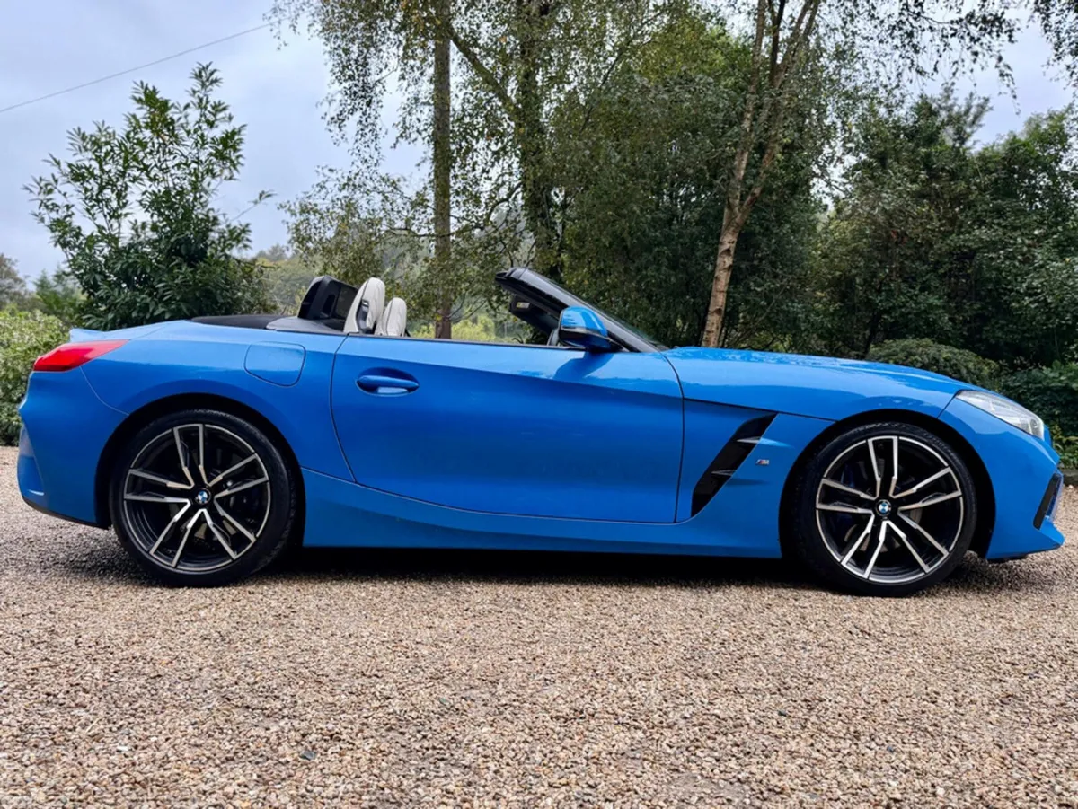 BMW Z4 Convertible, Petrol, 2021, Blue