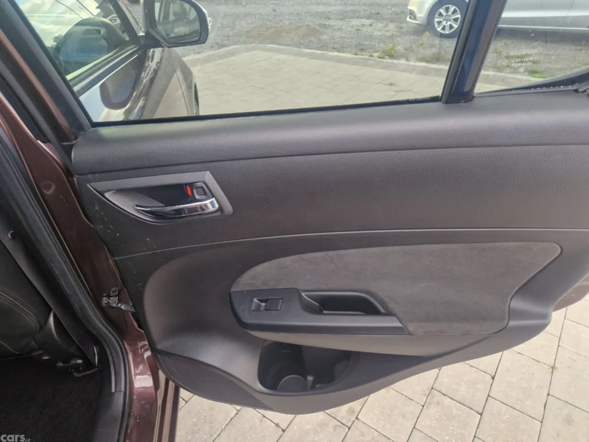 Suzuki Swift Hatchback, Petrol, 2016, Brown