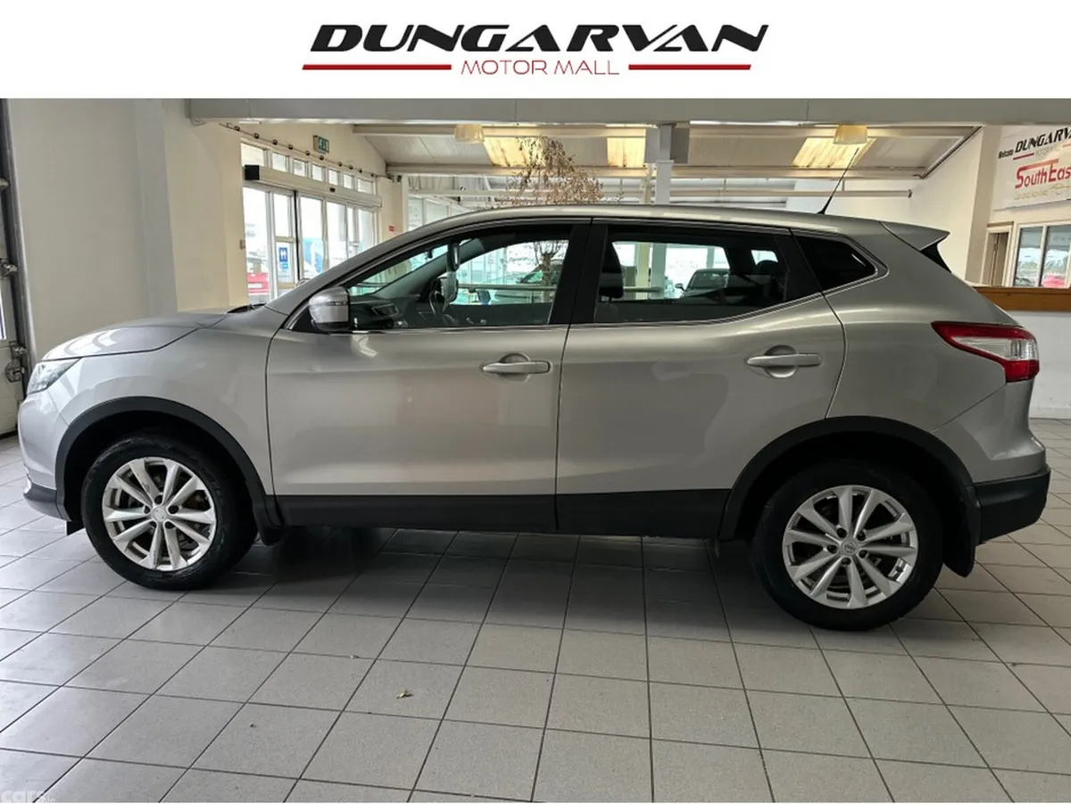 Nissan Qashqai MPV, Petrol, 2015, Silver