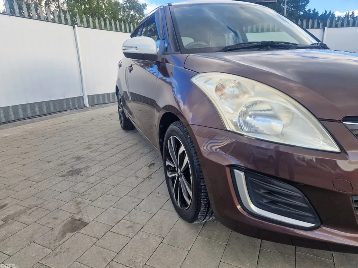 Suzuki Swift Hatchback, Petrol, 2016, Brown
