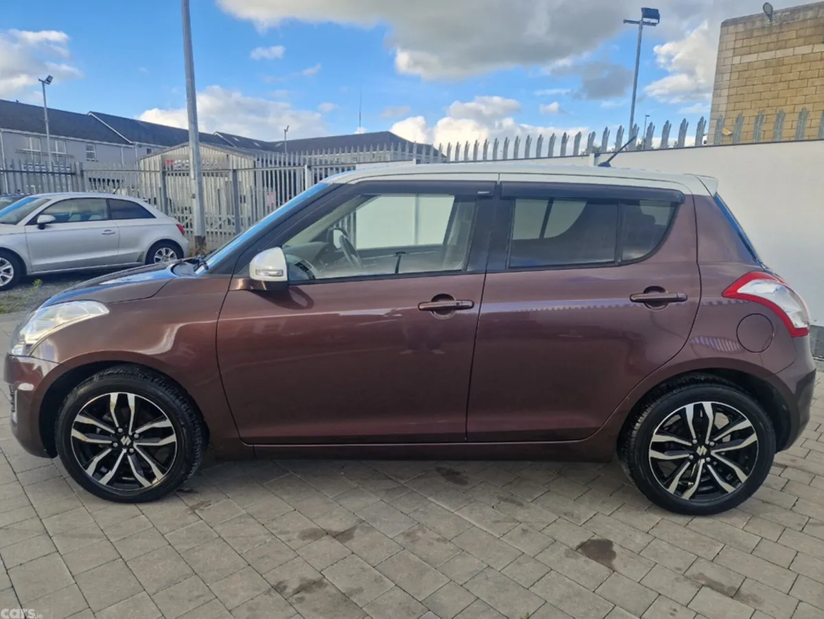 Suzuki Swift Hatchback, Petrol, 2016, Brown