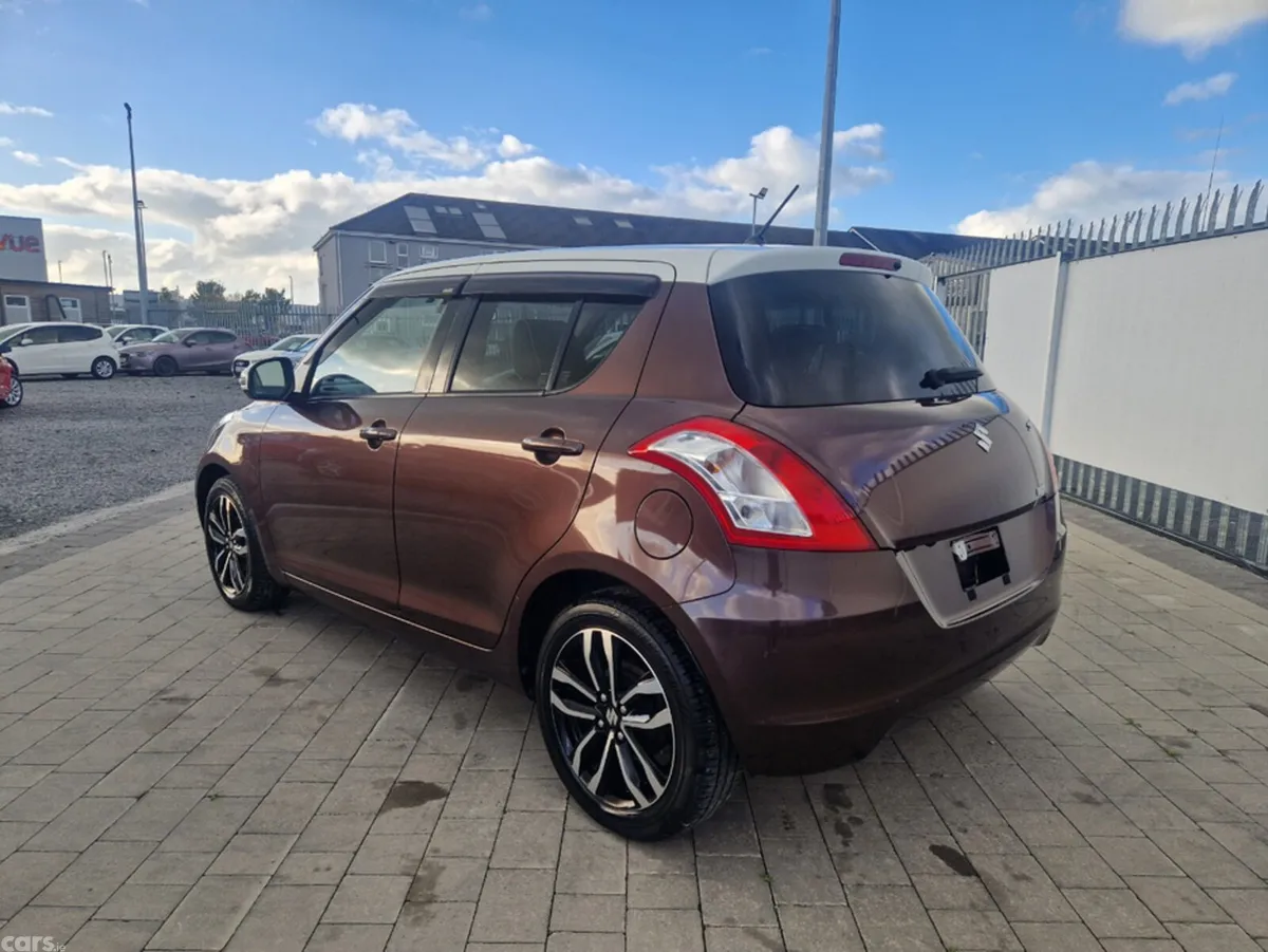 Suzuki Swift Hatchback, Petrol, 2016, Brown