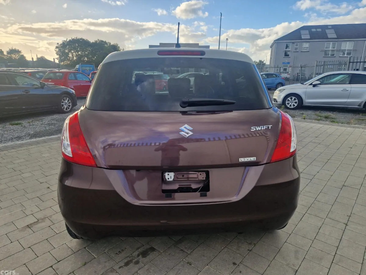 Suzuki Swift Hatchback, Petrol, 2016, Brown