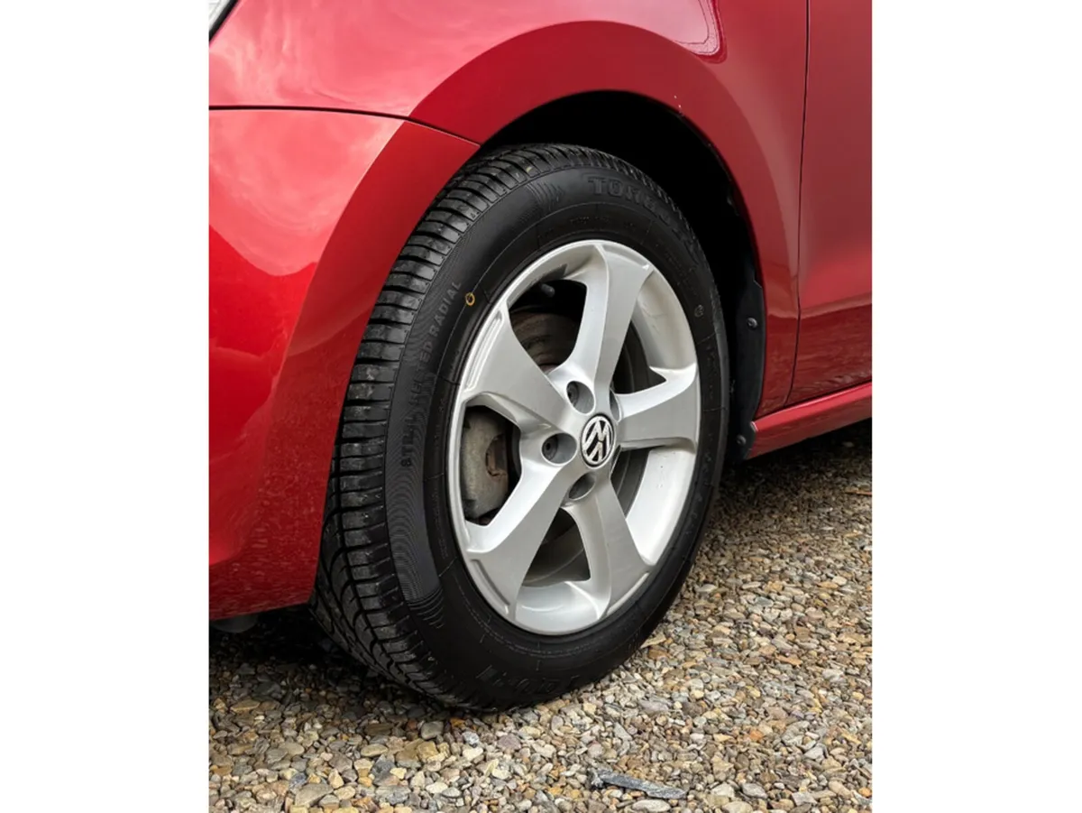 Volkswagen Polo Hatchback, Petrol, 2016, Red