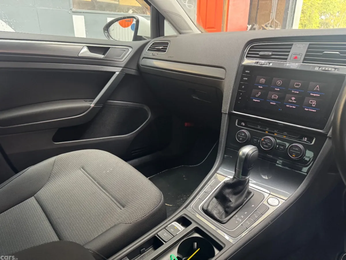 Volkswagen Golf Hatchback, Diesel, 2019, White