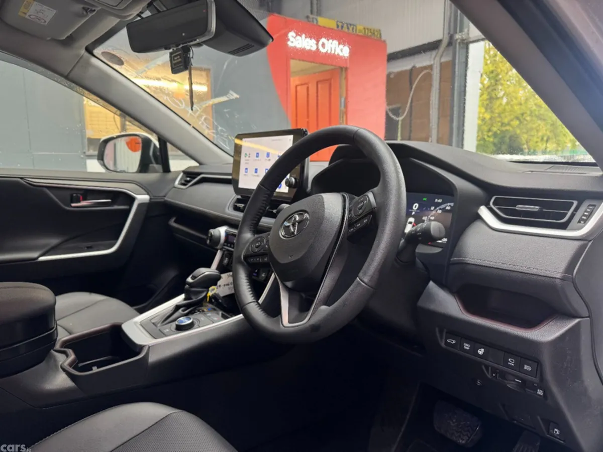 Toyota RAV4 SUV, Petrol Hybrid, 2025, White