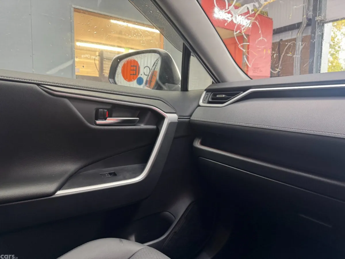Toyota RAV4 SUV, Petrol Hybrid, 2025, White