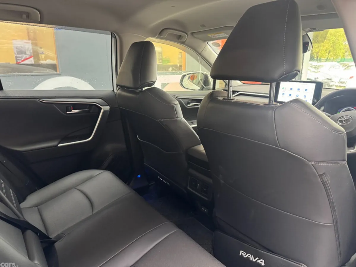 Toyota RAV4 SUV, Petrol Hybrid, 2025, White