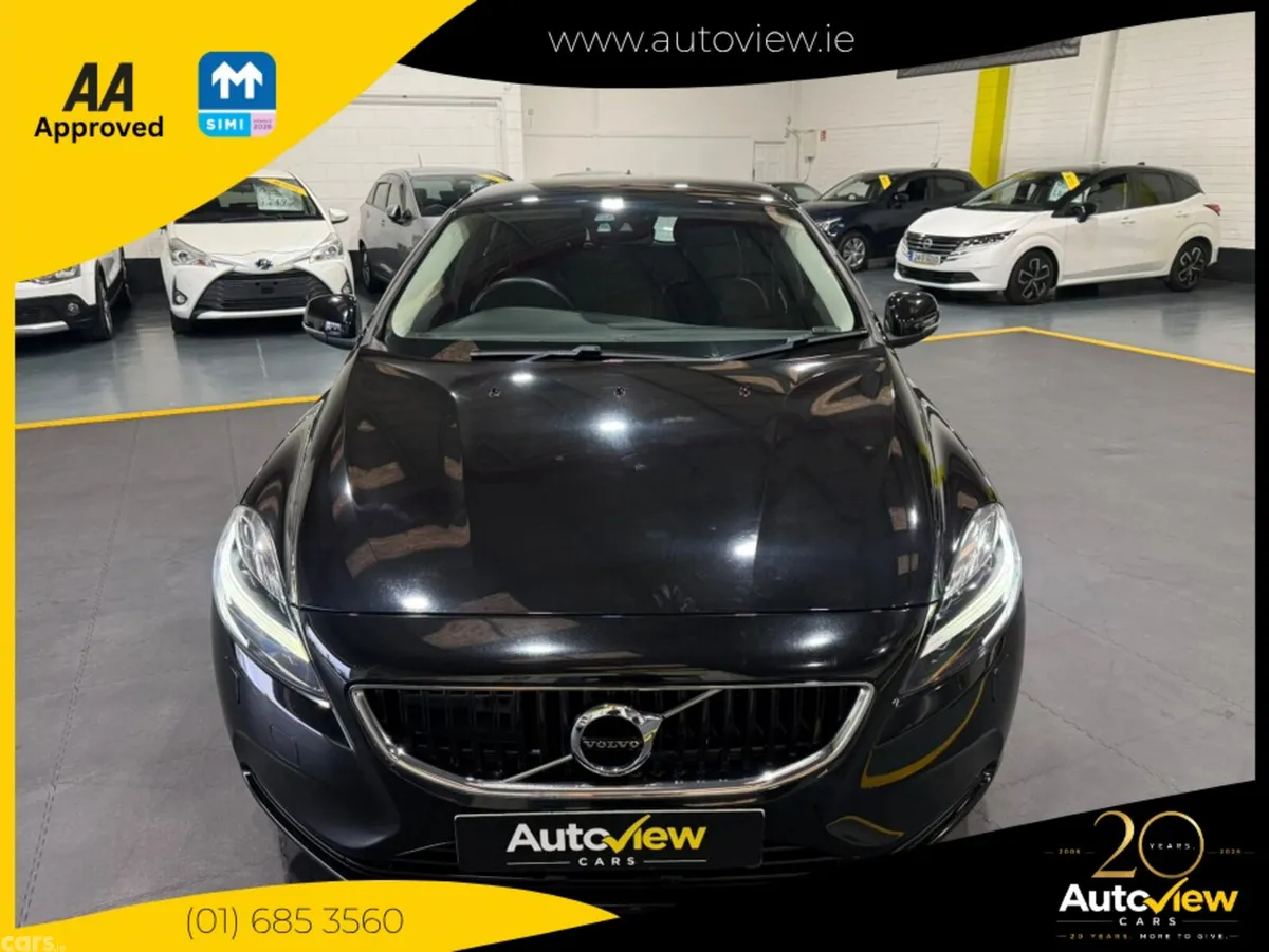 Volvo V40 Hatchback, Petrol, 2019, Black