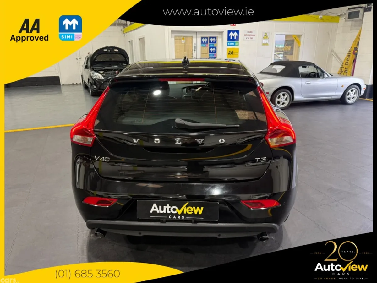 Volvo V40 Hatchback, Petrol, 2019, Black