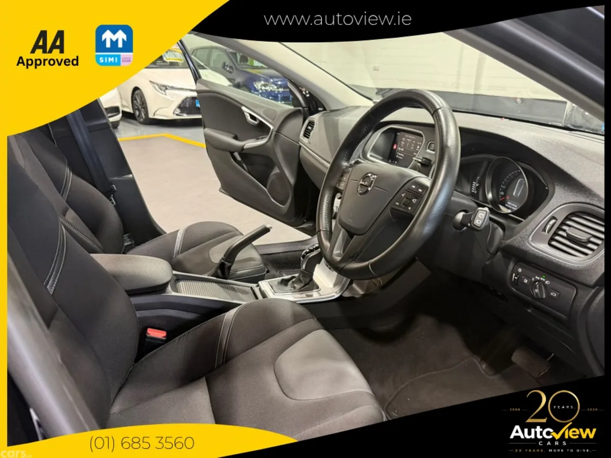 Volvo V40 Hatchback, Petrol, 2019, Black