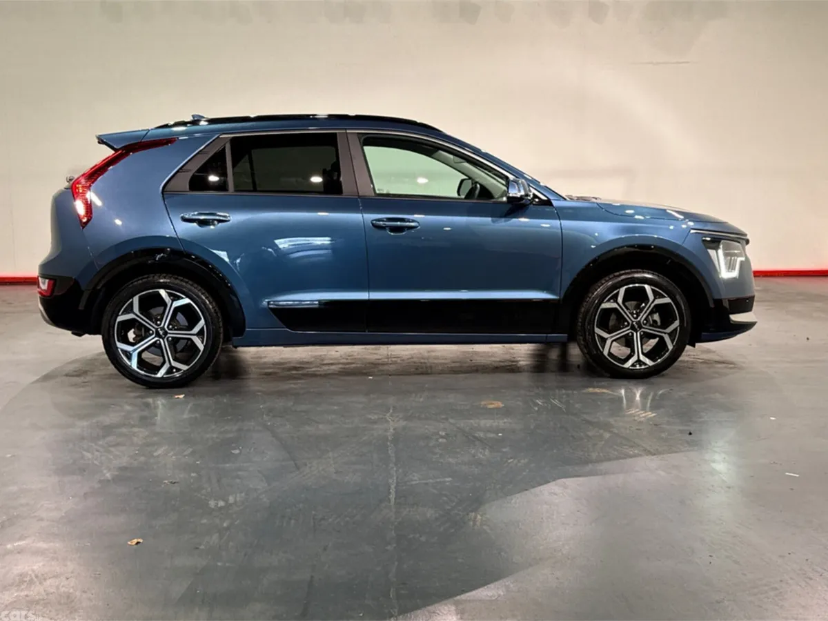 Kia Niro Estate, Petrol Hybrid, 2024, Blue
