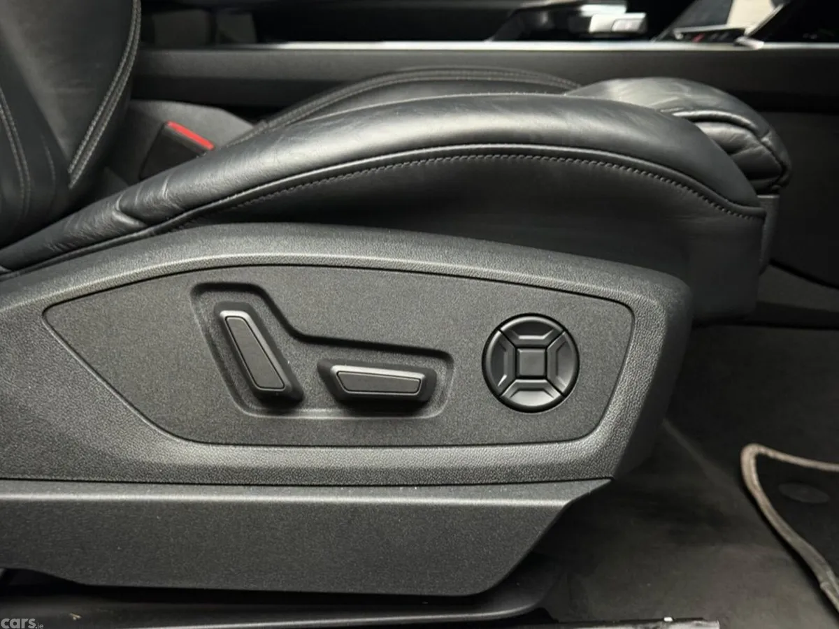 Audi Q8 e-tron SUV, Electric, 2023, Grey