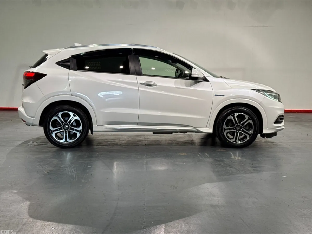 Honda Vezel Estate, Petrol Hybrid, 2019, White