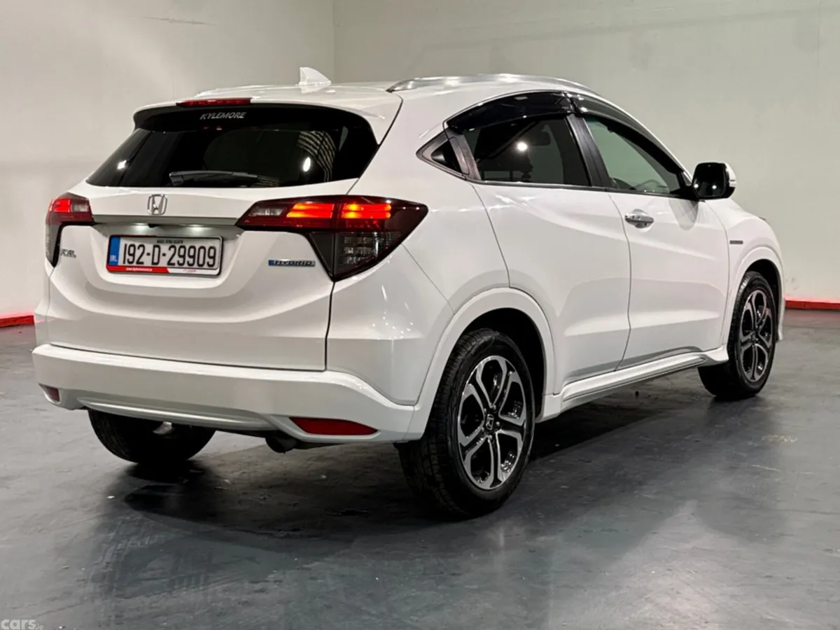 Honda Vezel Estate, Petrol Hybrid, 2019, White