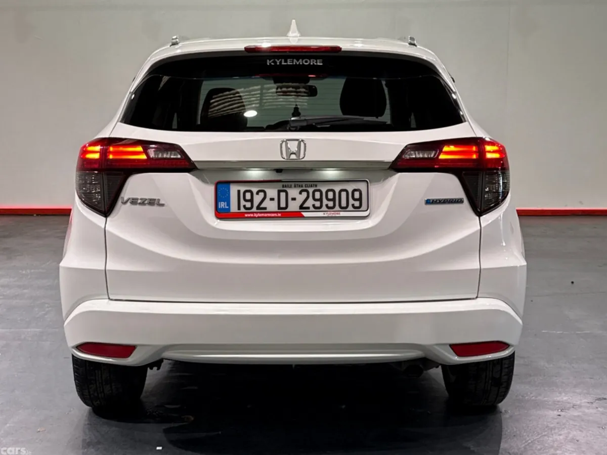 Honda Vezel Estate, Petrol Hybrid, 2019, White