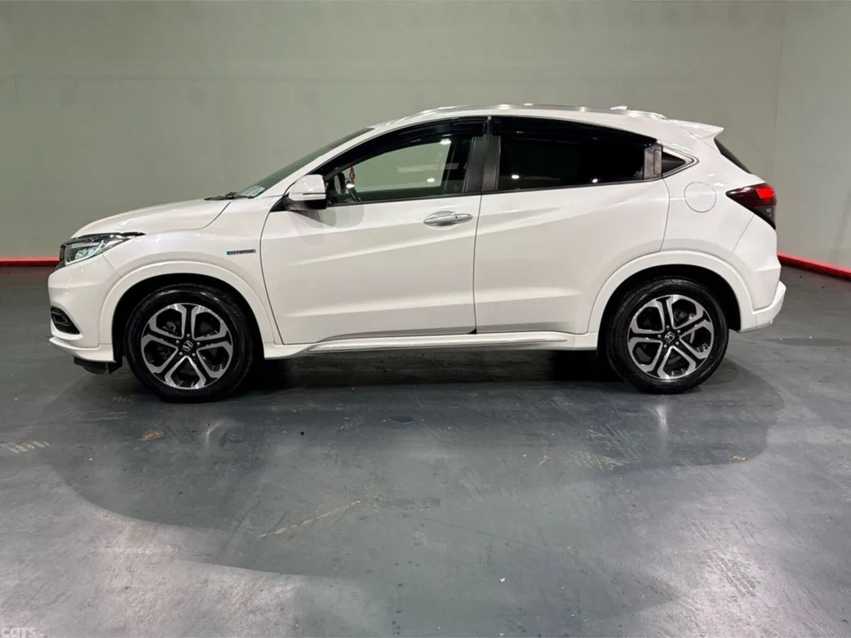 Honda Vezel Estate, Petrol Hybrid, 2019, White