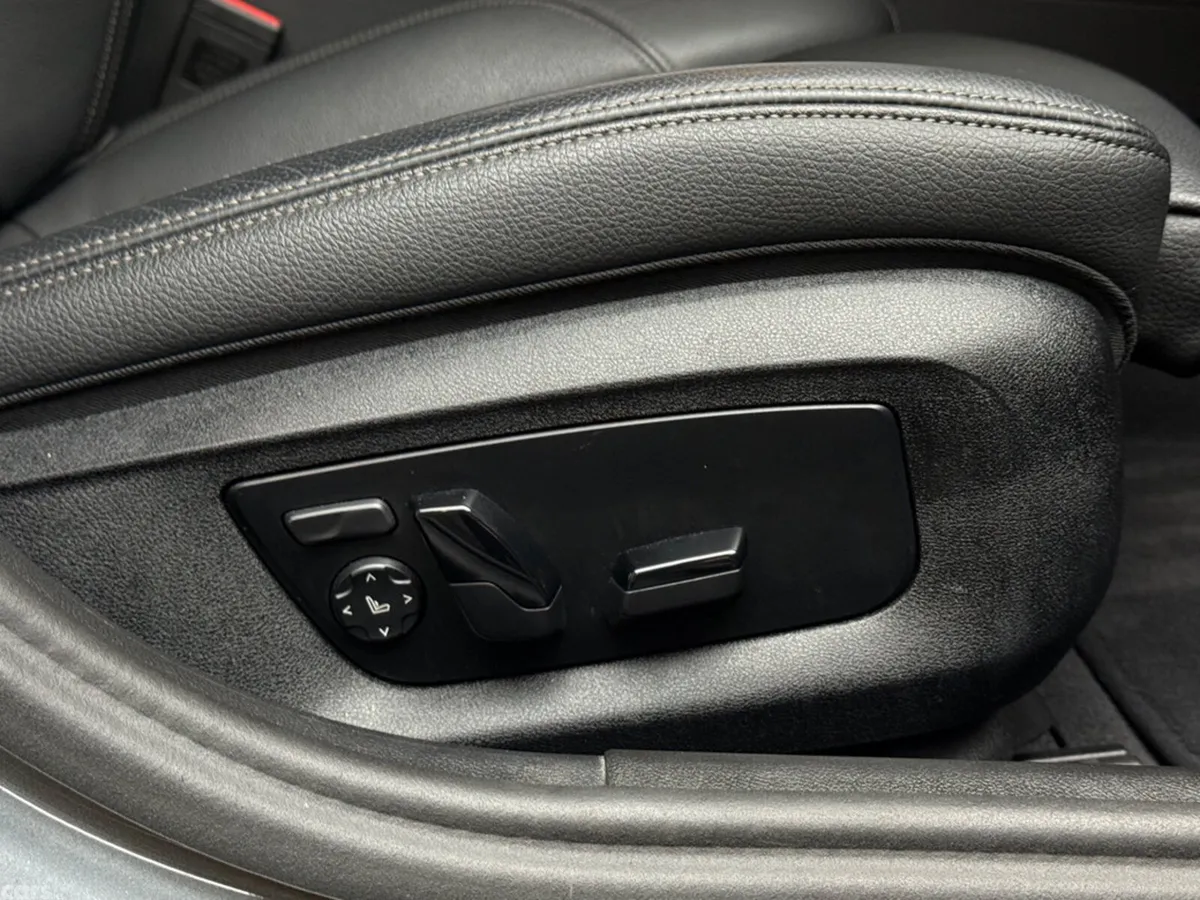 BMW 5-Series Estate, Petrol Plug-in Hybrid, 2024, Grey