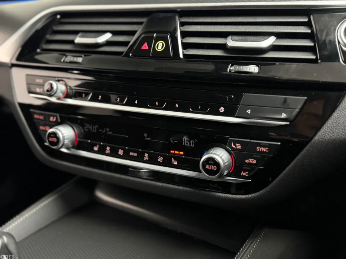 BMW 5-Series Estate, Petrol Plug-in Hybrid, 2024, Grey