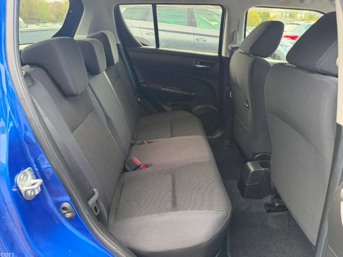 Suzuki Swift Hatchback, Petrol, 2016, Blue