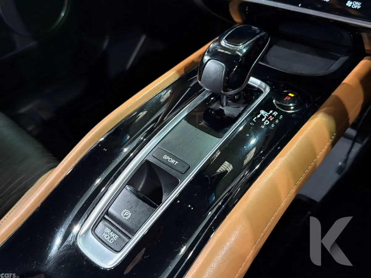 Honda Vezel Estate, Petrol Hybrid, 2019, White