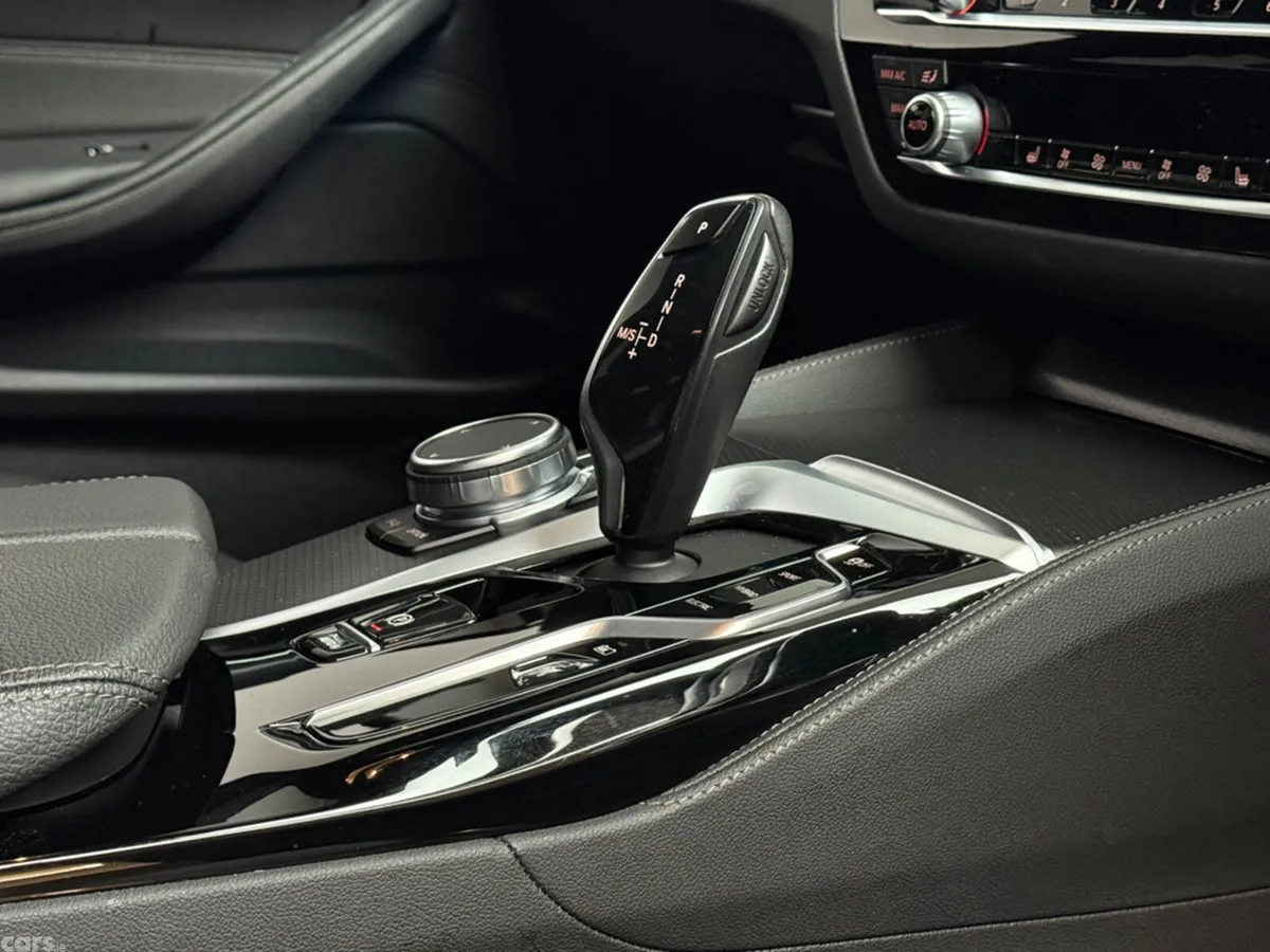 BMW 5-Series Estate, Petrol Plug-in Hybrid, 2024, Grey