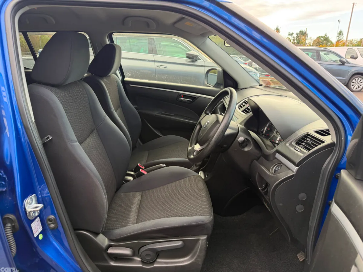 Suzuki Swift Hatchback, Petrol, 2016, Blue